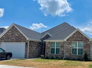 3546 E Greystone Dr, Springdale, AR 72764
