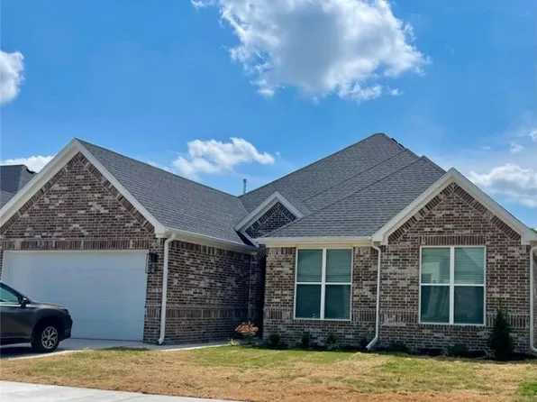 3546 E Greystone Dr, Springdale, AR 72764