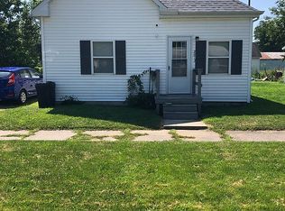 2613 Commercial Ave, Mattoon, IL 61938