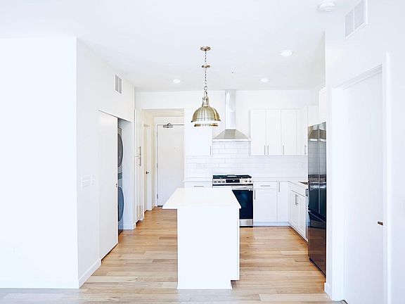 2nd image of 4745 Minnehaha Ave #103