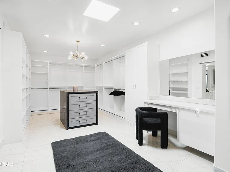 10011 E Windrose Dr — Photo 16