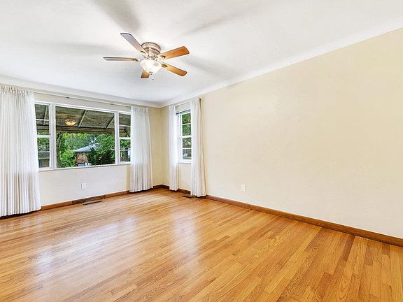 5th image of 9012 Gedde Ave
