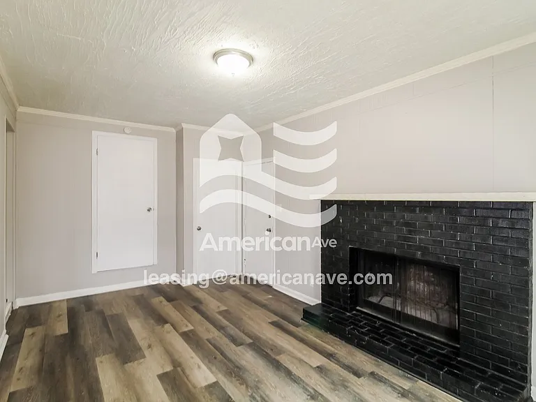 1559042_003_wm_-_living_room_13615362.jpg