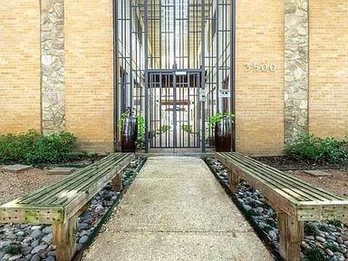 4110 Fairmount Apartments