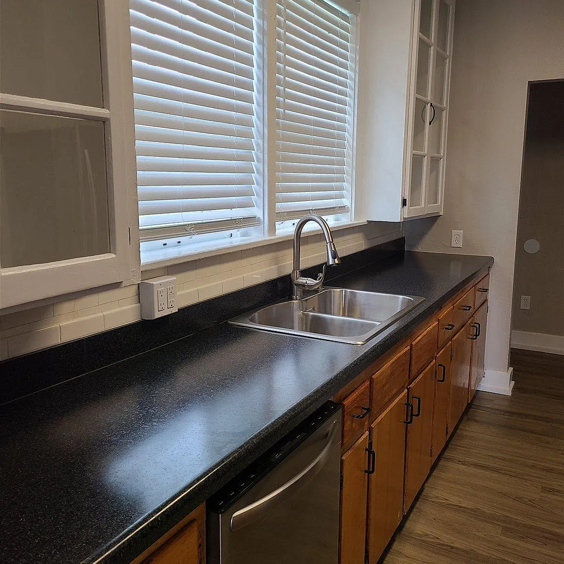 3 bed, 1.5 bath, 1300 sqft, $1,825 — Photo 4