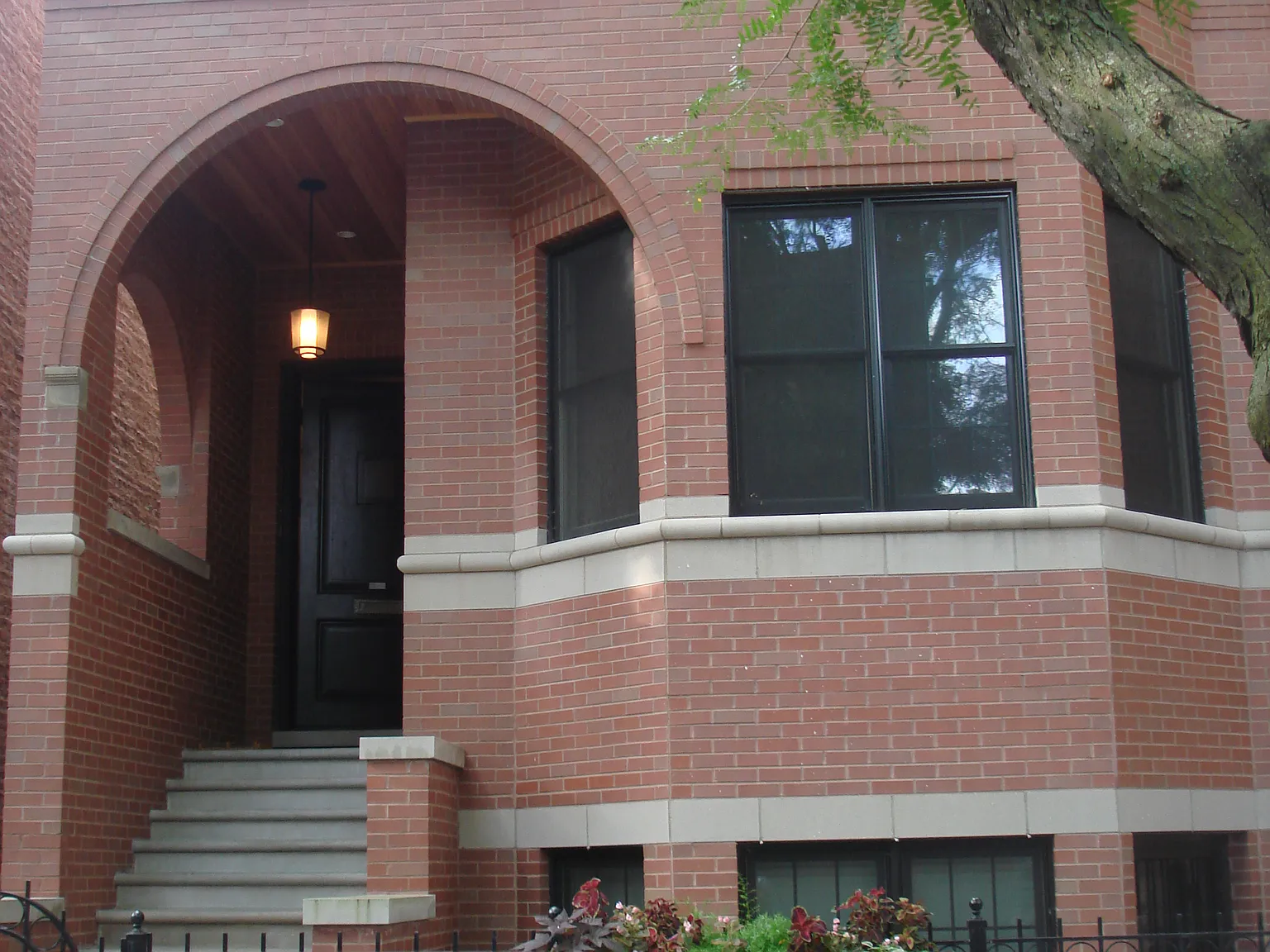 2 bed, 1000 sqft, $2,000 — Photo 1