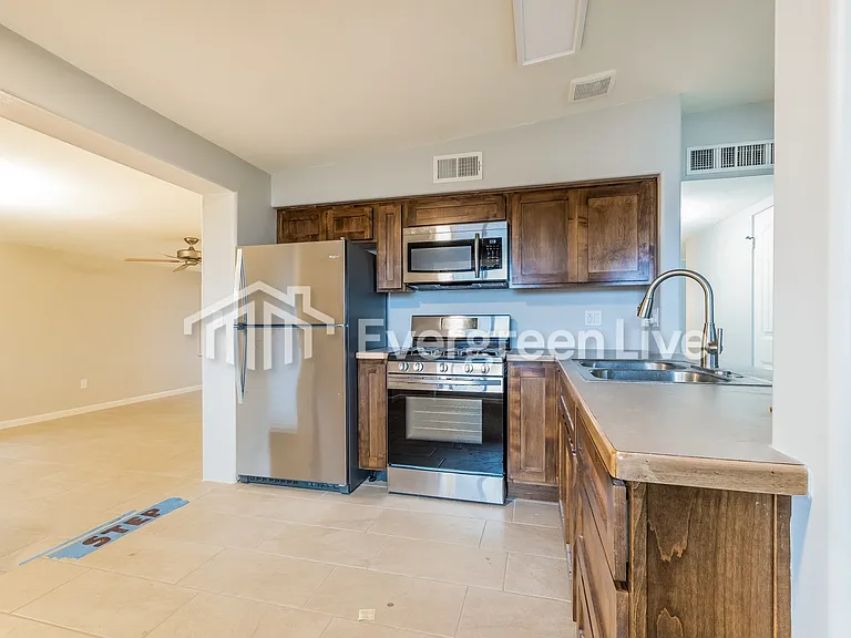 7034 S Leary Dr — Photo 3