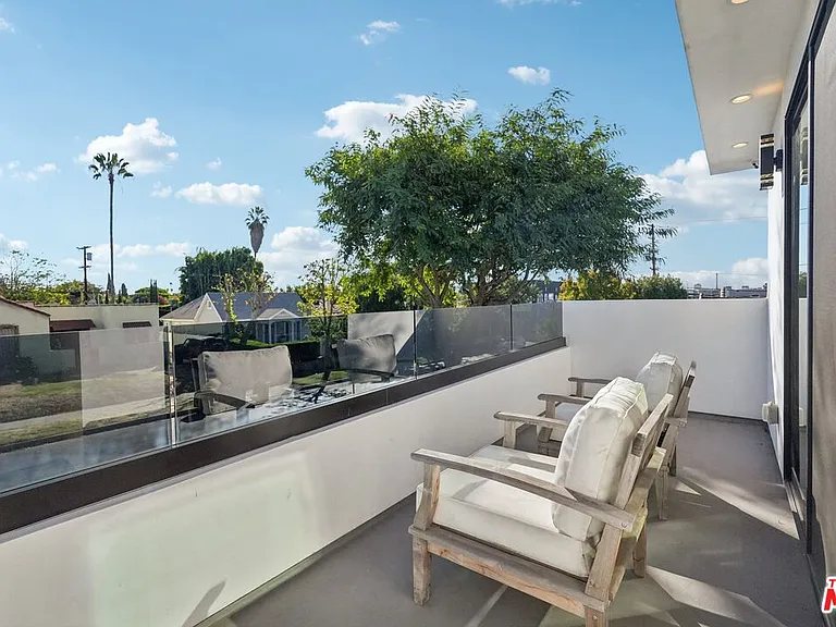 731 N Curson Ave — Photo 68