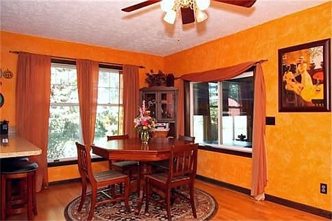 Eating area off kitchen