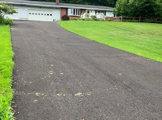 1516 Quaker Lake Rd, Brackney, PA 18812