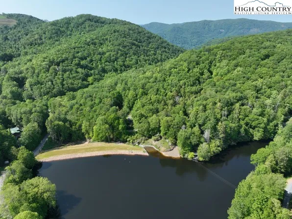 1772 Ripshin Mountain Road, Roan Mountain, TN 37687