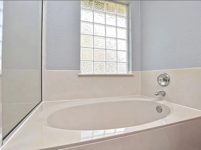 17518 Port Hood Dr — Photo 11