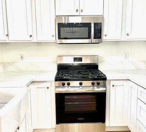 4th image of 13133 Le Parc Blvd #708