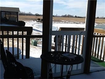4th image of 856 NE White Oaks Ln