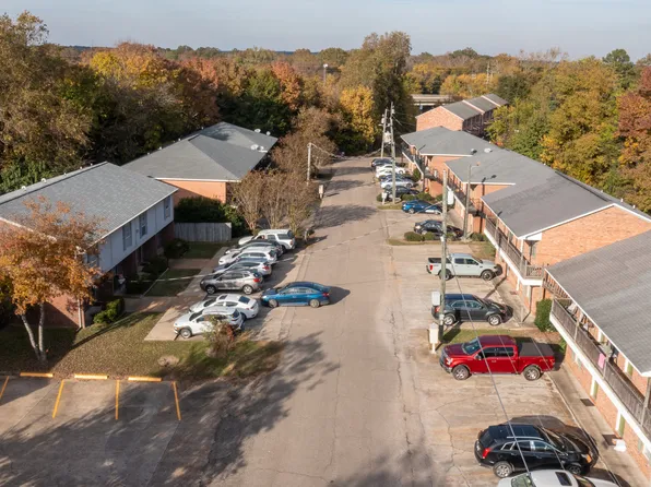 102 Hartness St #A, Starkville, MS 39759