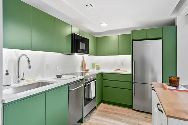 Rented by Nooklyn NYC LLC | media 21