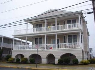 202 35th St, Ocean City, NJ 08226
