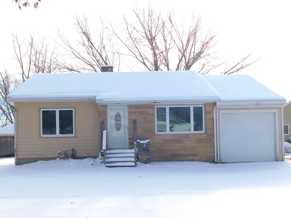 407 Elm St, Schleswig, IA 51461