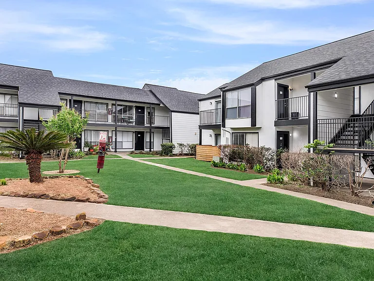 Bayou Park Apartments — Photo 12