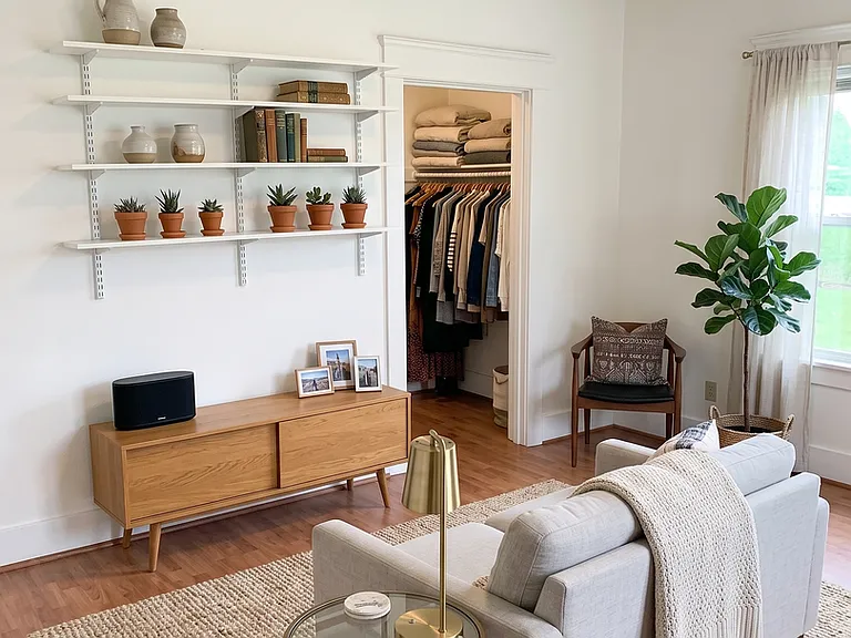 6408 Phinney - Located at the top of Phinney Ridge — Photo 9