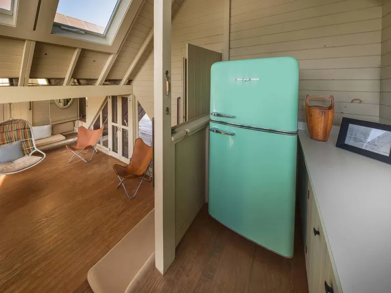 615 Dune Rd — Photo 16