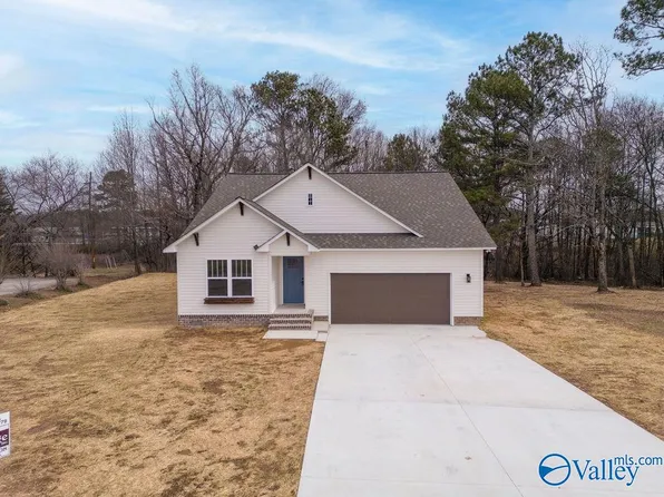 70 Santileon Ln, Rainsville, AL 35986