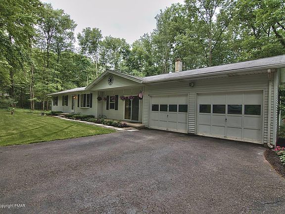 3rd image of 105 Pine Hollow Rd