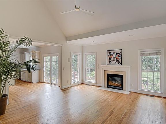 2nd image of 3707 Regents Park Ln