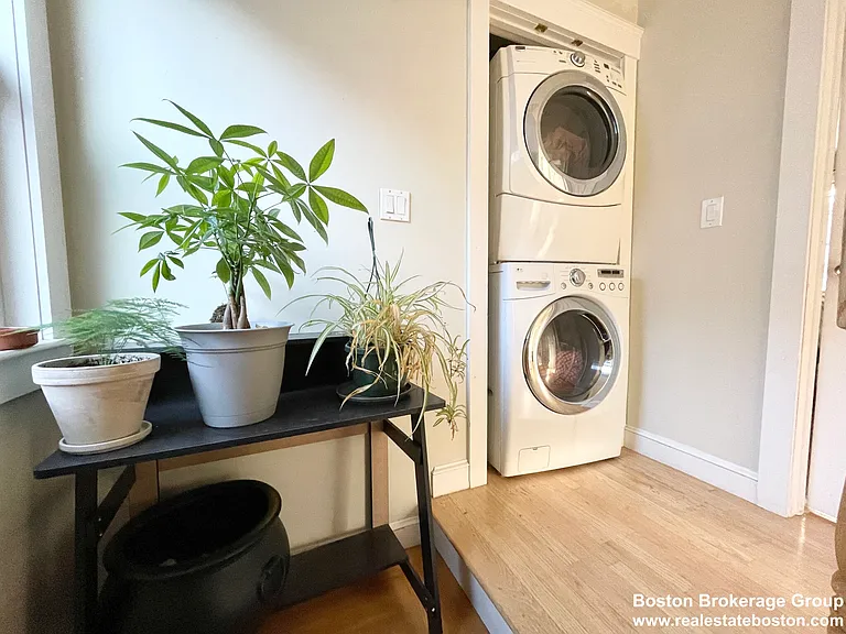 23 Iroquois St — Photo 15