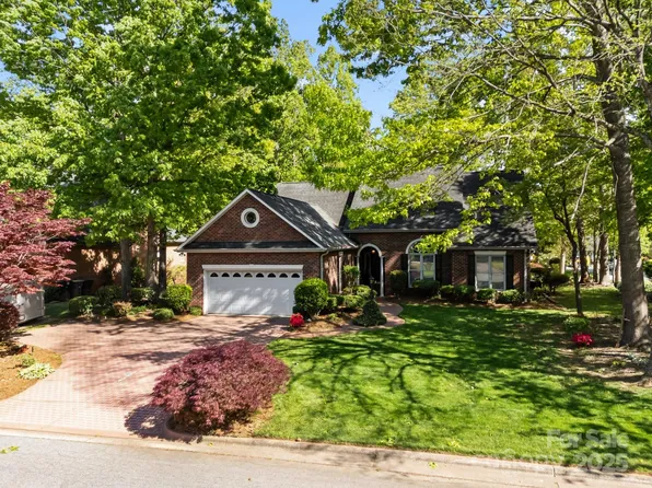 617 Peace Haven Rd, Kannapolis, NC 28083