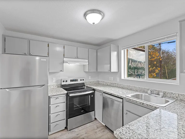 Garden Apartments — Photo 1