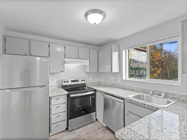 Garden Apartments, 2641-2653 SE 141st Ave #3, Portland, OR 97236