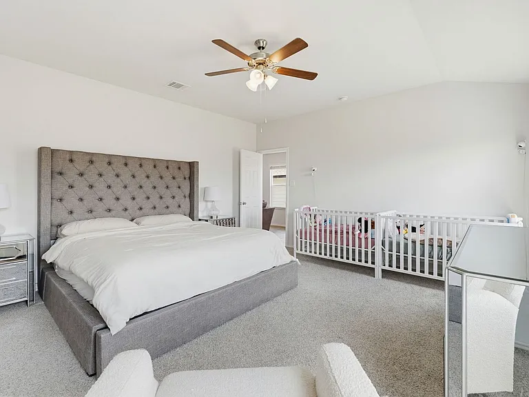 162 Ellenora Dr — Photo 10