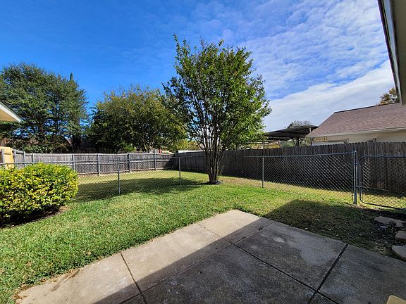 3rd image of 9438 Sophora Dr