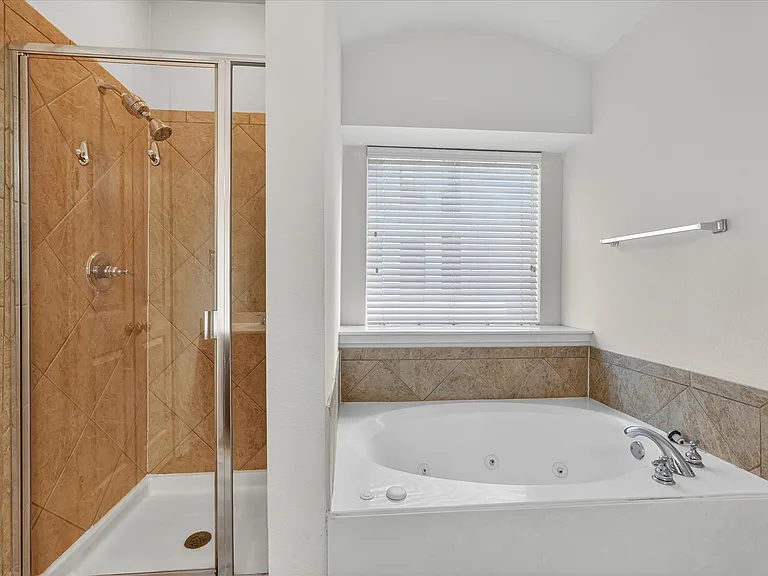 11823 Eden Ln — Photo 21