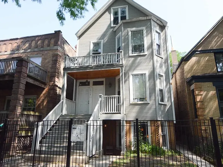 1315 W Roscoe St #2 — Photo 1