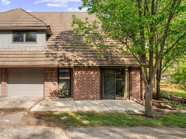 2620 W 24th Ter, Lawrence, KS 66047