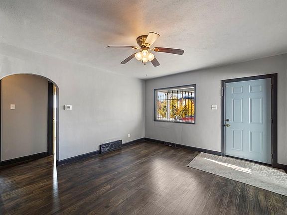 5th image of 610 Brown Ave