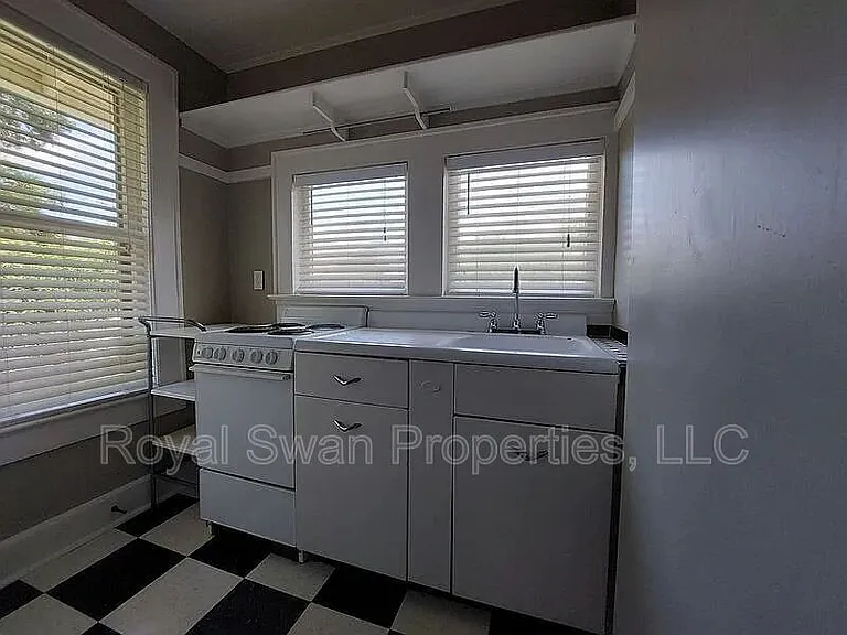 515 McRorie St — Photo 6