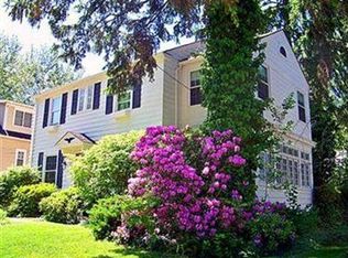 103 Elm Ct, Chagrin Falls, OH