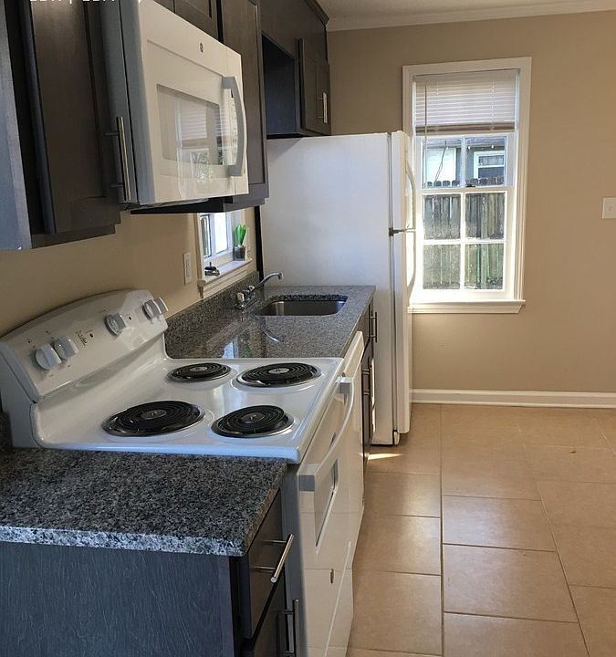 1st image of 816 1/2 13th St