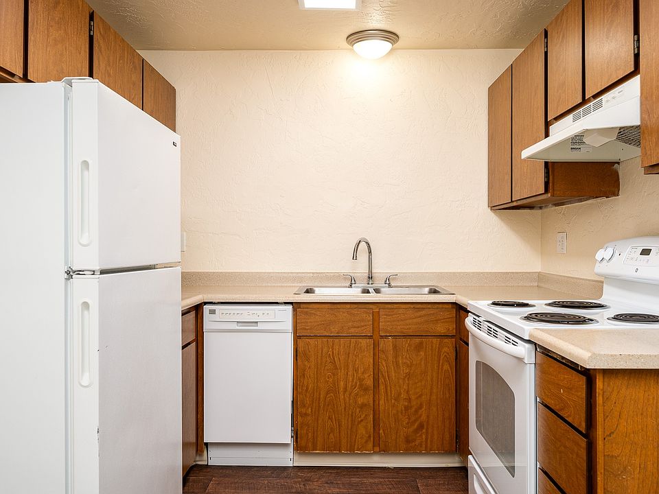 Broadway Center | Kitchen
