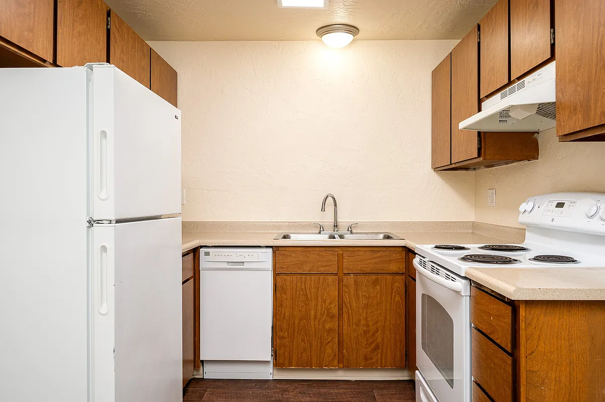 Broadway Center | Kitchen - Broadway Center