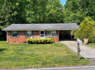 3018 Lynncliff Dr, Gainesville, GA 30506