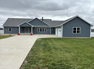 59 Lake Vista Dr, Taylorville, IL 62568