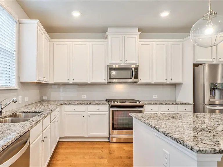 2510 Great Silver Fir Aly — Photo 12