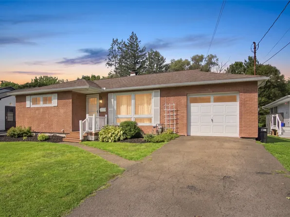 323 Doyleson Ave, Endwell, NY 13760