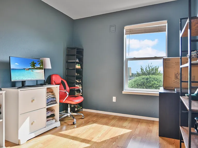 1645 NE Merman Dr #B101 — Photo 12