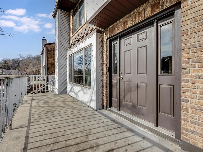 900 Valley Rd #B4 — Photo 4