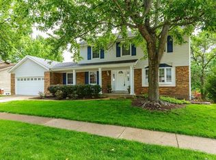 902 Pontoison Dr, Ballwin, MO 63021